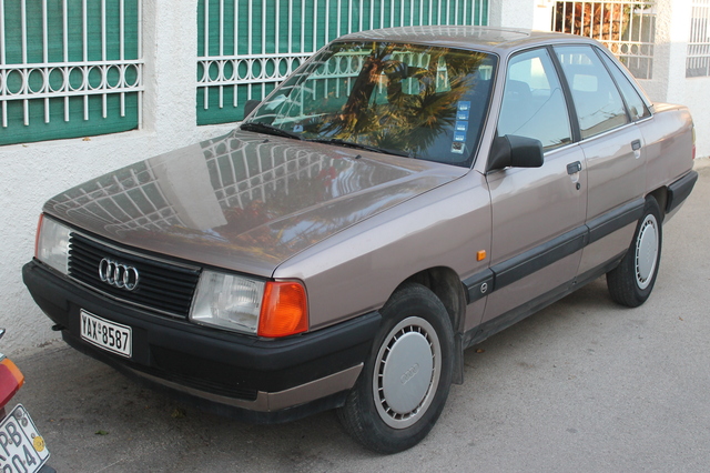 AUDI 100